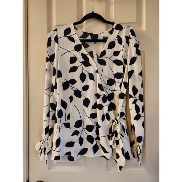 Talbots Faux Wrap Blouse Side Tie White With Black Leaves Size Medium NWT - Picture 1 of 11